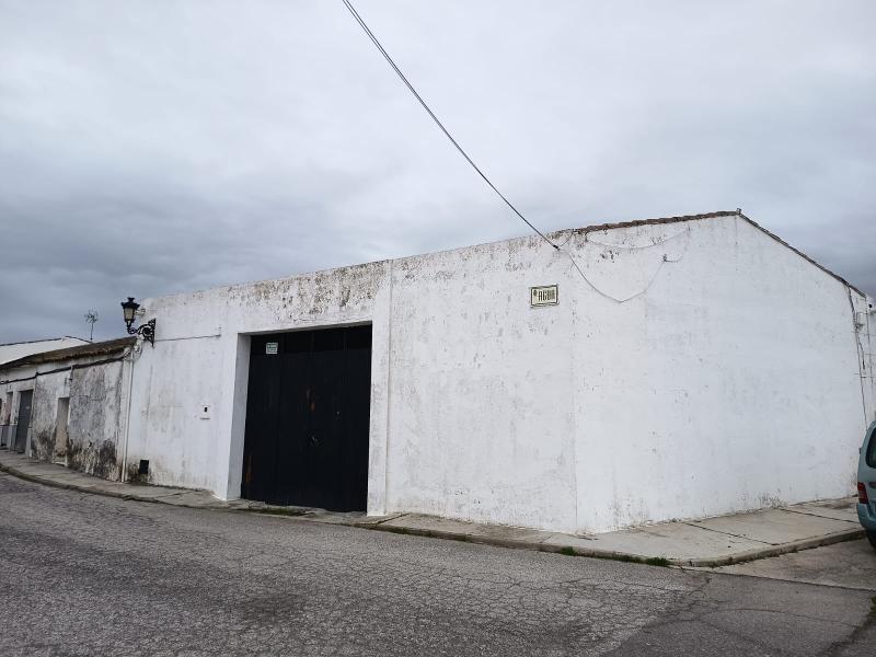 Nave Industrial en Higuera La Real (Badajoz)
